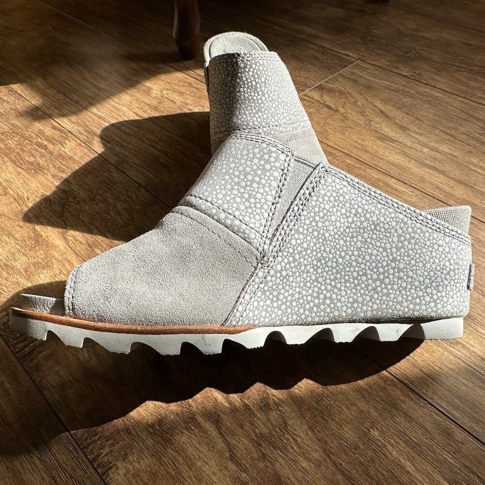 Sorel Women's Slip on  Joanie Mule Wedge Dove Grey Leather/Suede 8.5 M